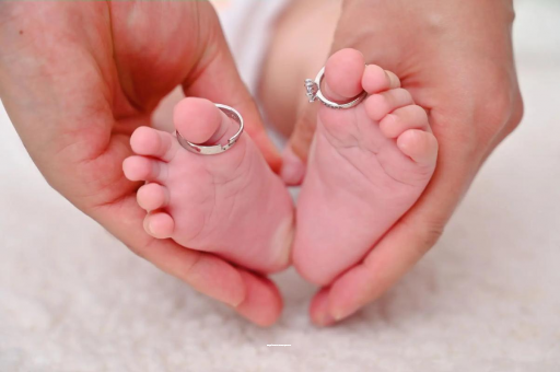 弥勒孕妇前三个月的睡姿