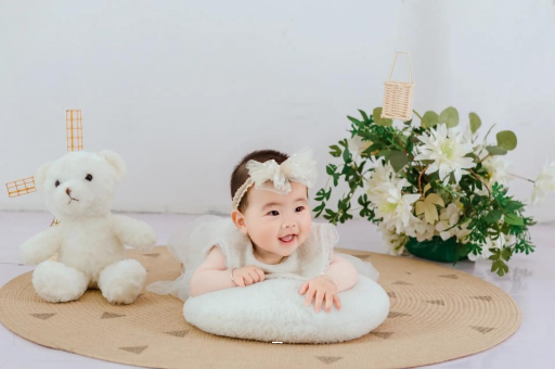弥勒四个月的孕妇肚子疼